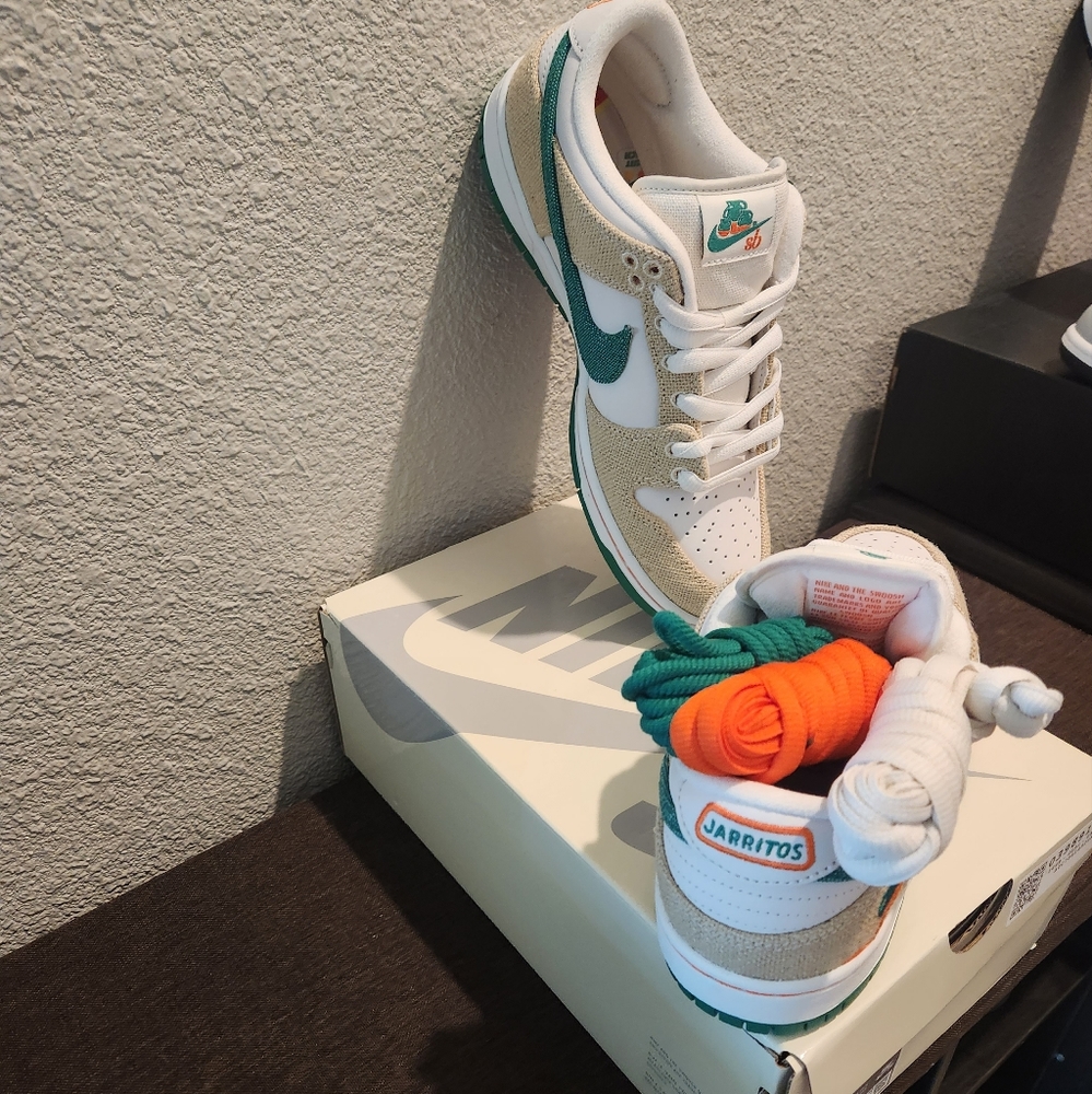 Nike SB Dunk Jarritos Size 7.5 Men's/9 Womans - Picture 3 of 9